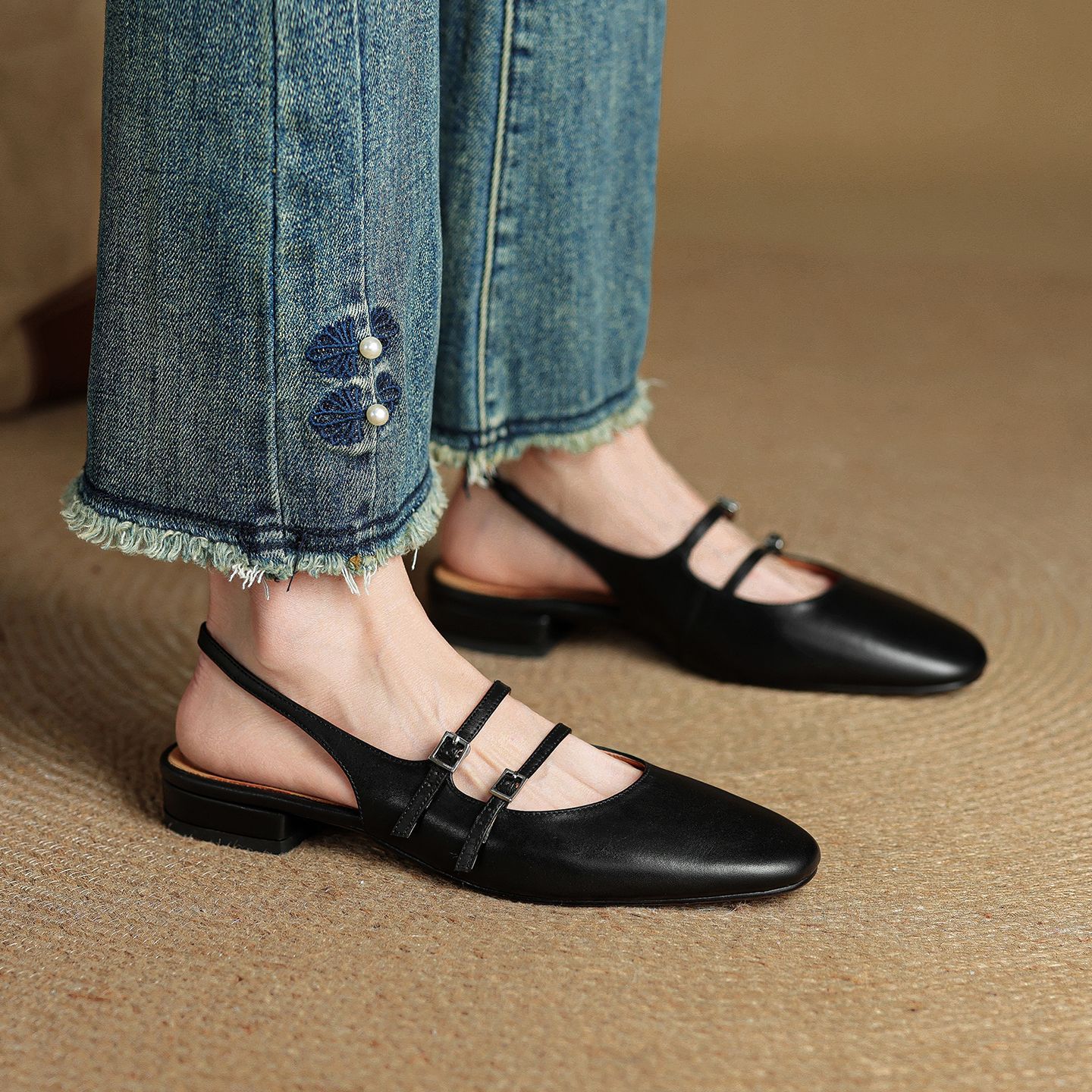 Women’s Flat Sandals with Soft Sole and Single Strap
