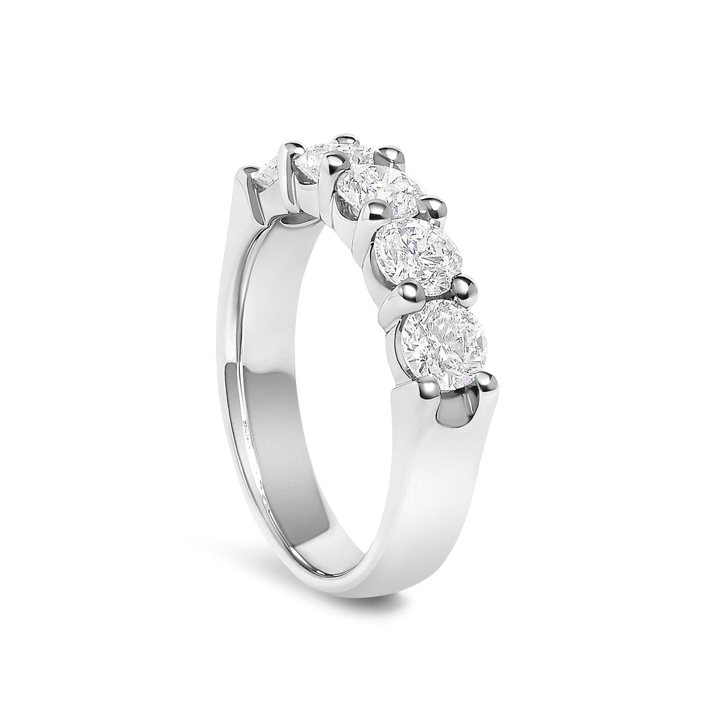 14K White Gold 1 1/2 Cttw Diamond 5 Stone Band Ring