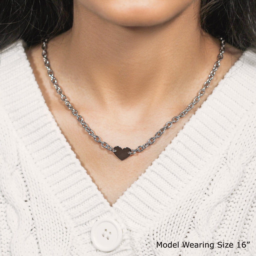 Pulsera de cadena de plata de ley con baño de rodio y motivo de corazón plano