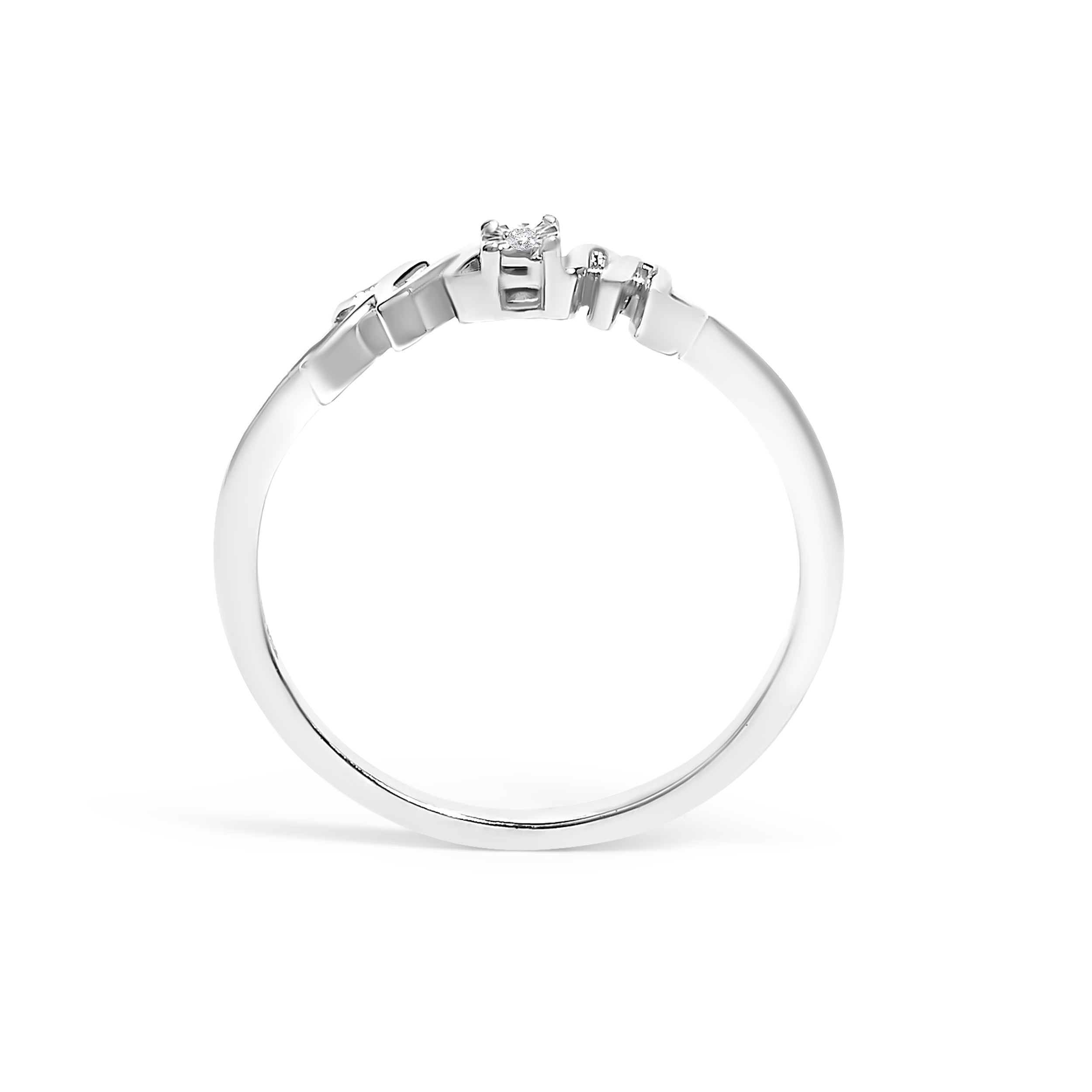 .925 Sterling Silver Diamond Accent "MOM"  Ring (J-K Color, I2-I3 Clarity) - Ring Size 7