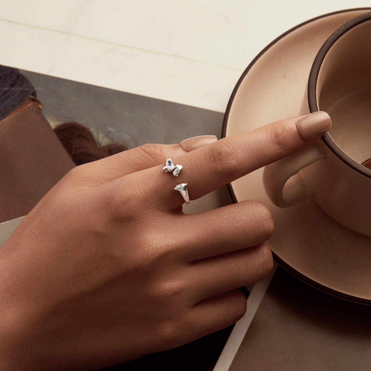 925 Sterling Silver Oxidized 1.8mm Width Elegant Style E Ring