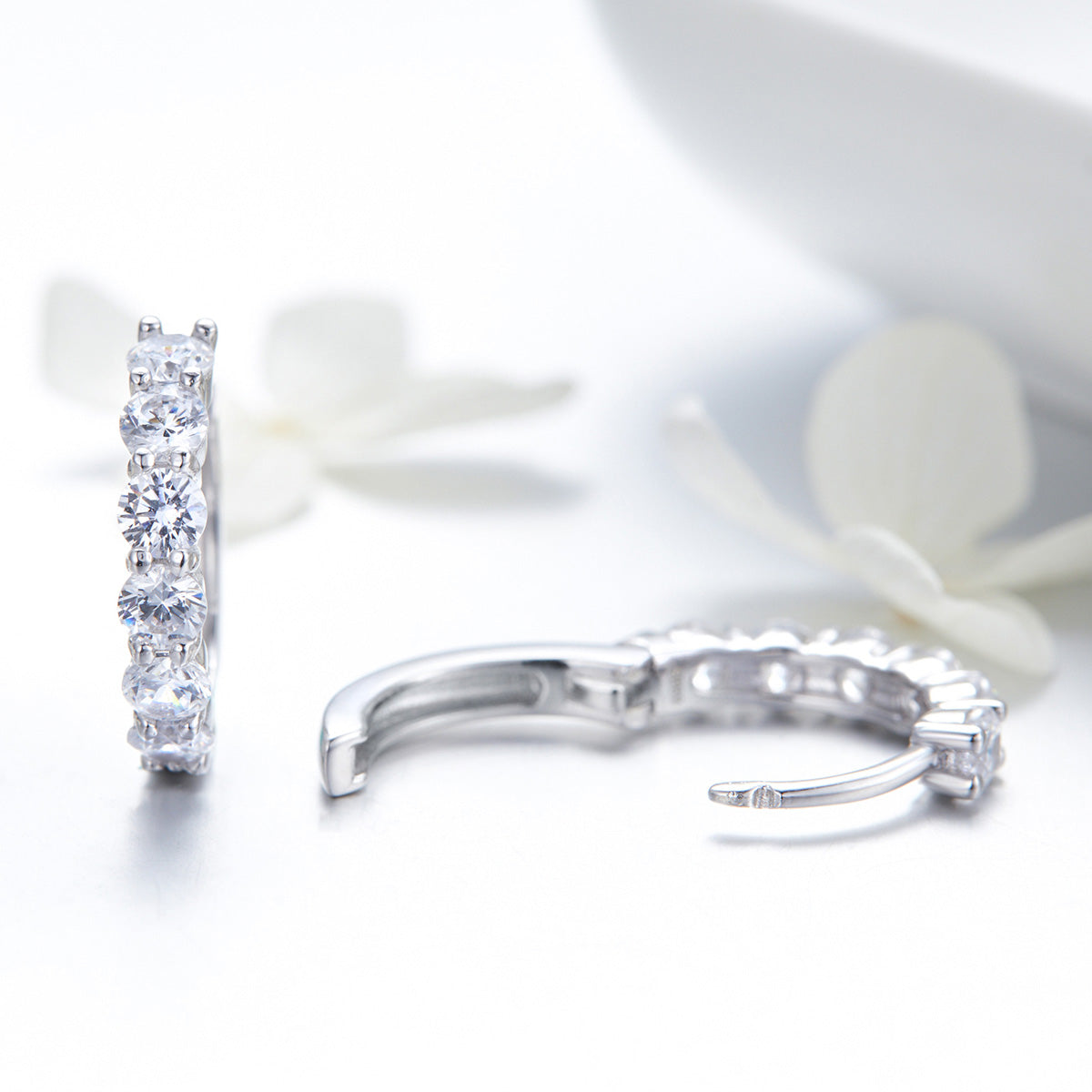 925 Sterling Silver Earrings with Pavé CZ in Platinum Plating, 1.6 x 0.3 cm for Women
