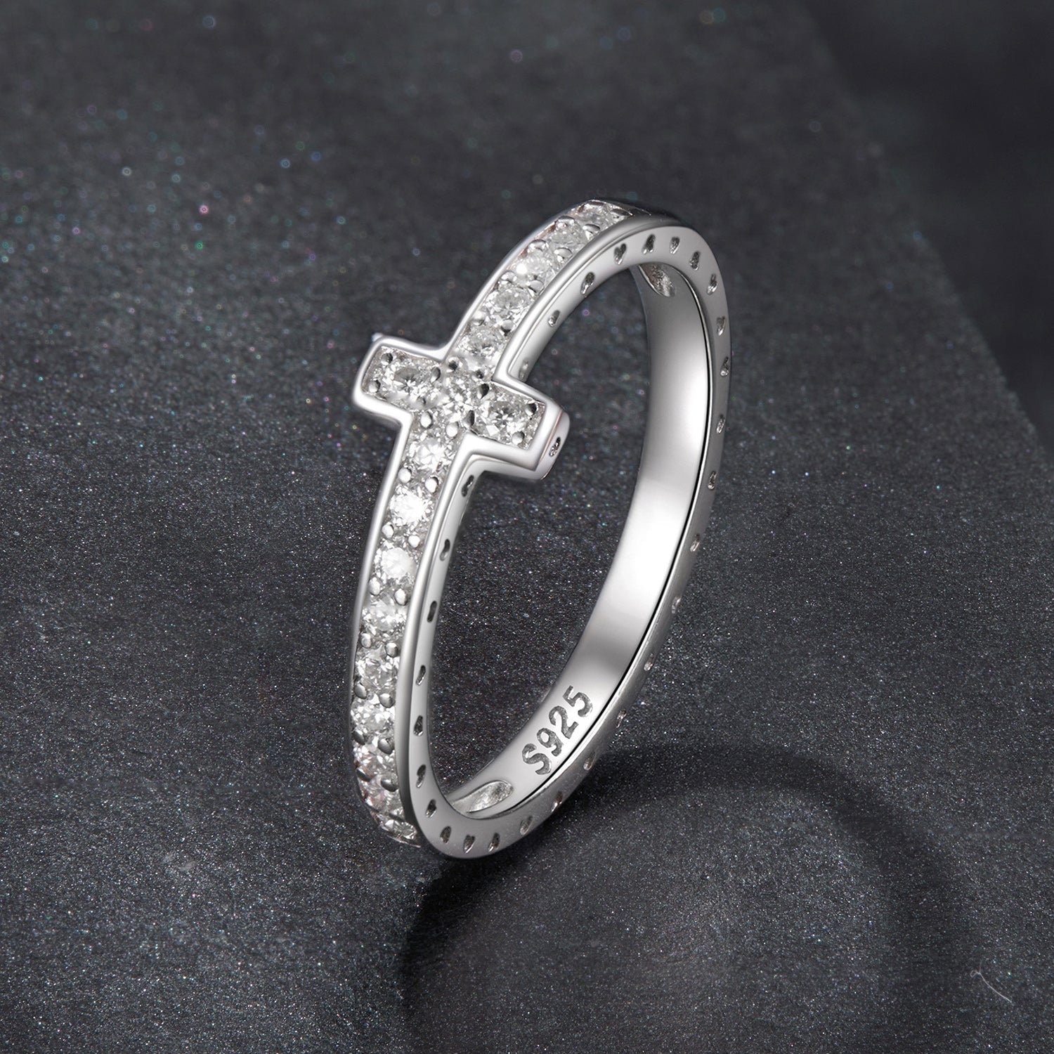 925 Sterling Silver Moissanite Ring in Size 6