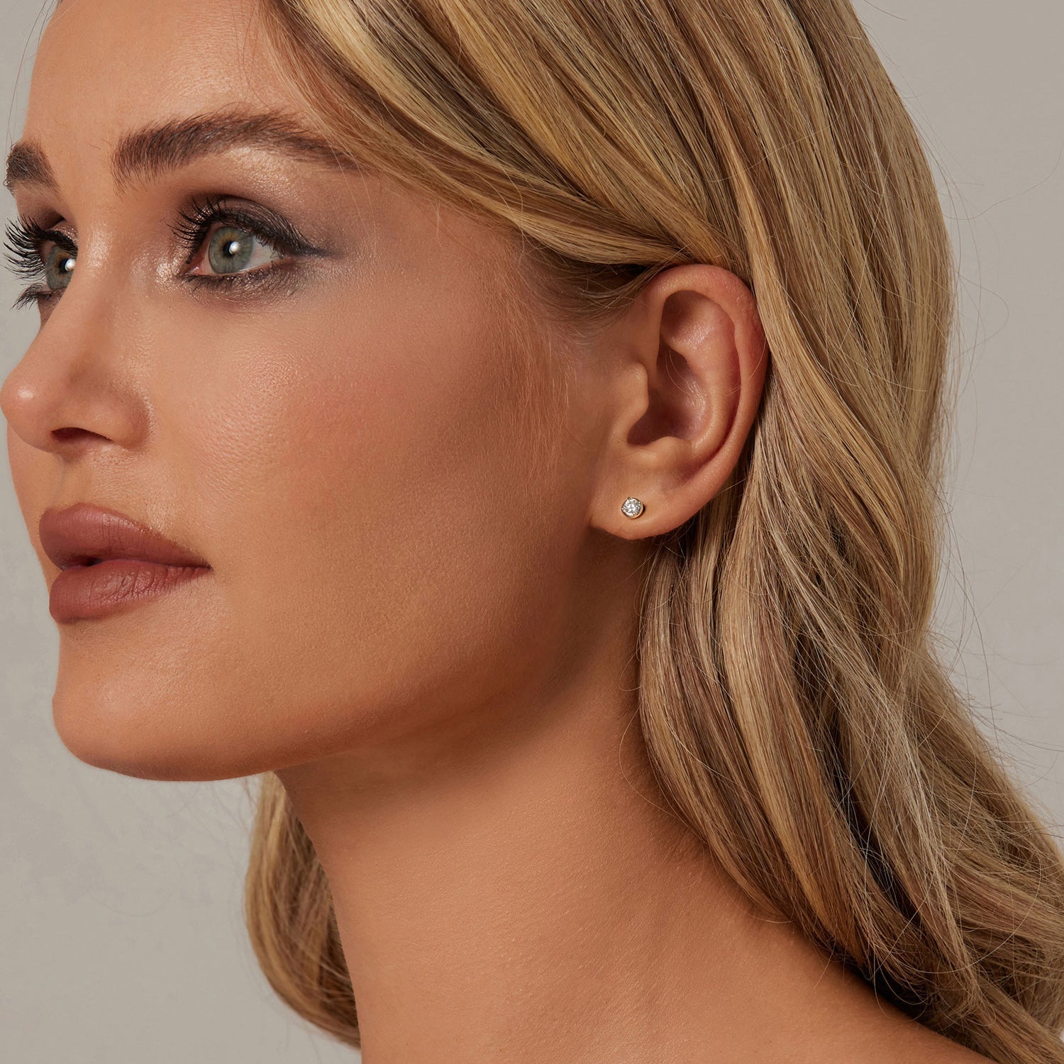 925 Sterling Silver 4mm Moissanite Earrings with Platinum Plating for Women