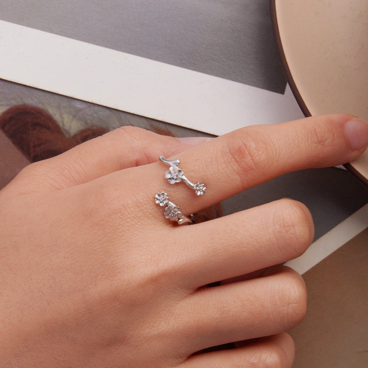 925 Sterling Silver Plated White Gold Ring for Women