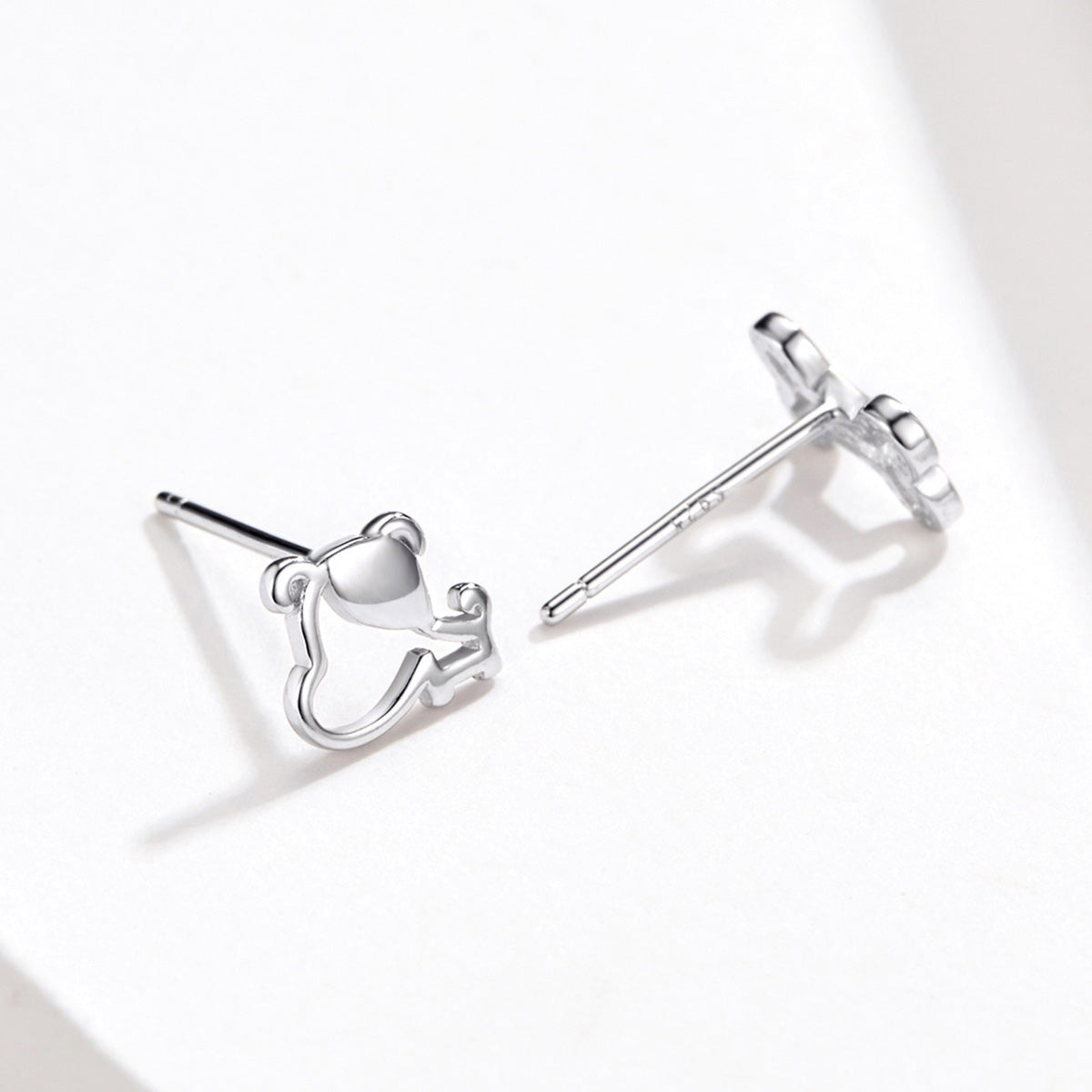 925 Sterling Silver Earrings for Women, 0.5-0.6cm, Bone and Dog Design, Platinum Plated